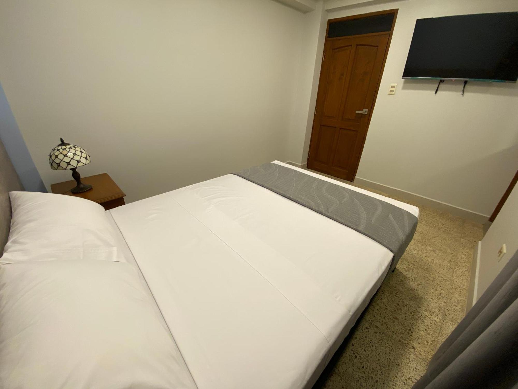 Izza Hotel Кочабамба Экстерьер фото