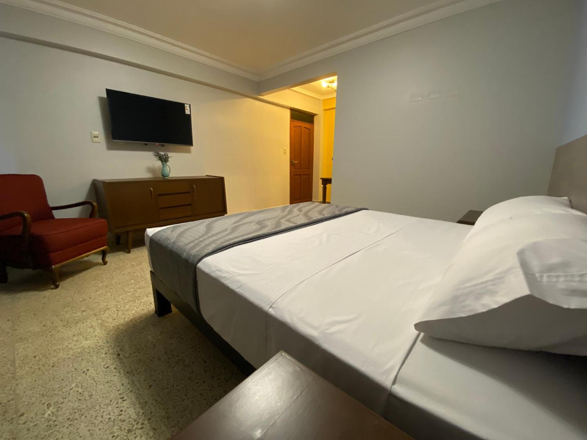 Izza Hotel Кочабамба Экстерьер фото