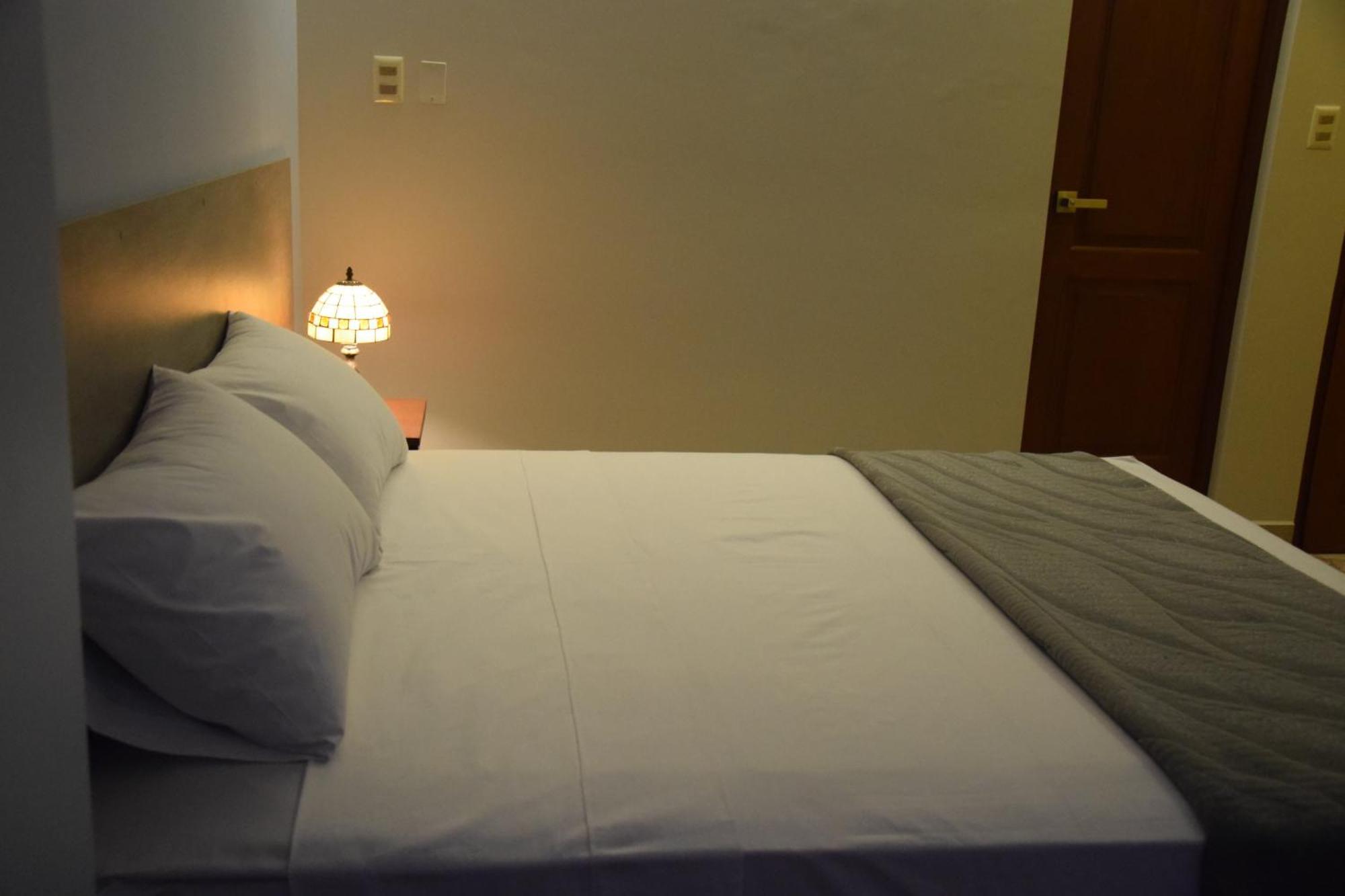 Izza Hotel Кочабамба Экстерьер фото