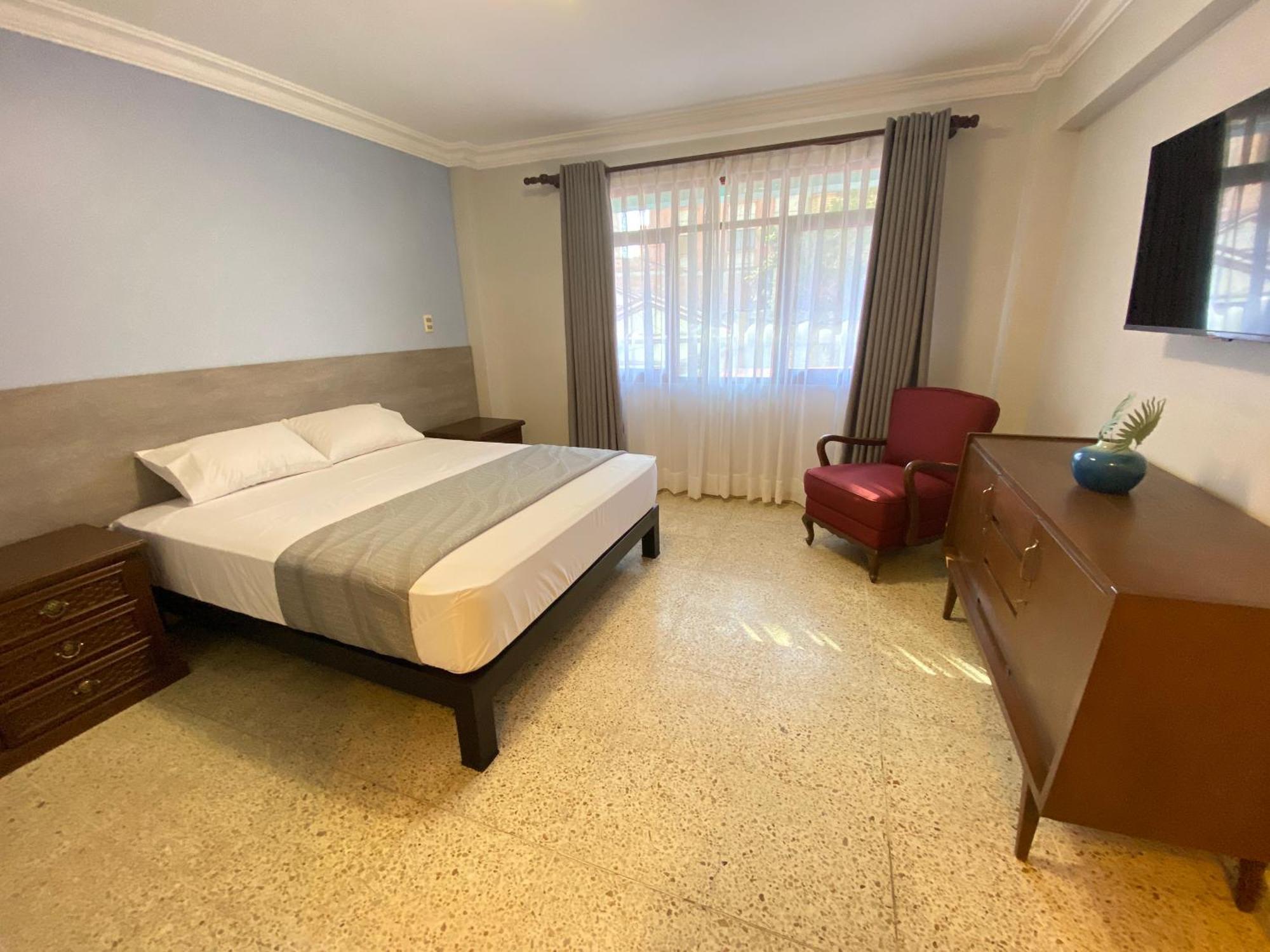 Izza Hotel Кочабамба Экстерьер фото