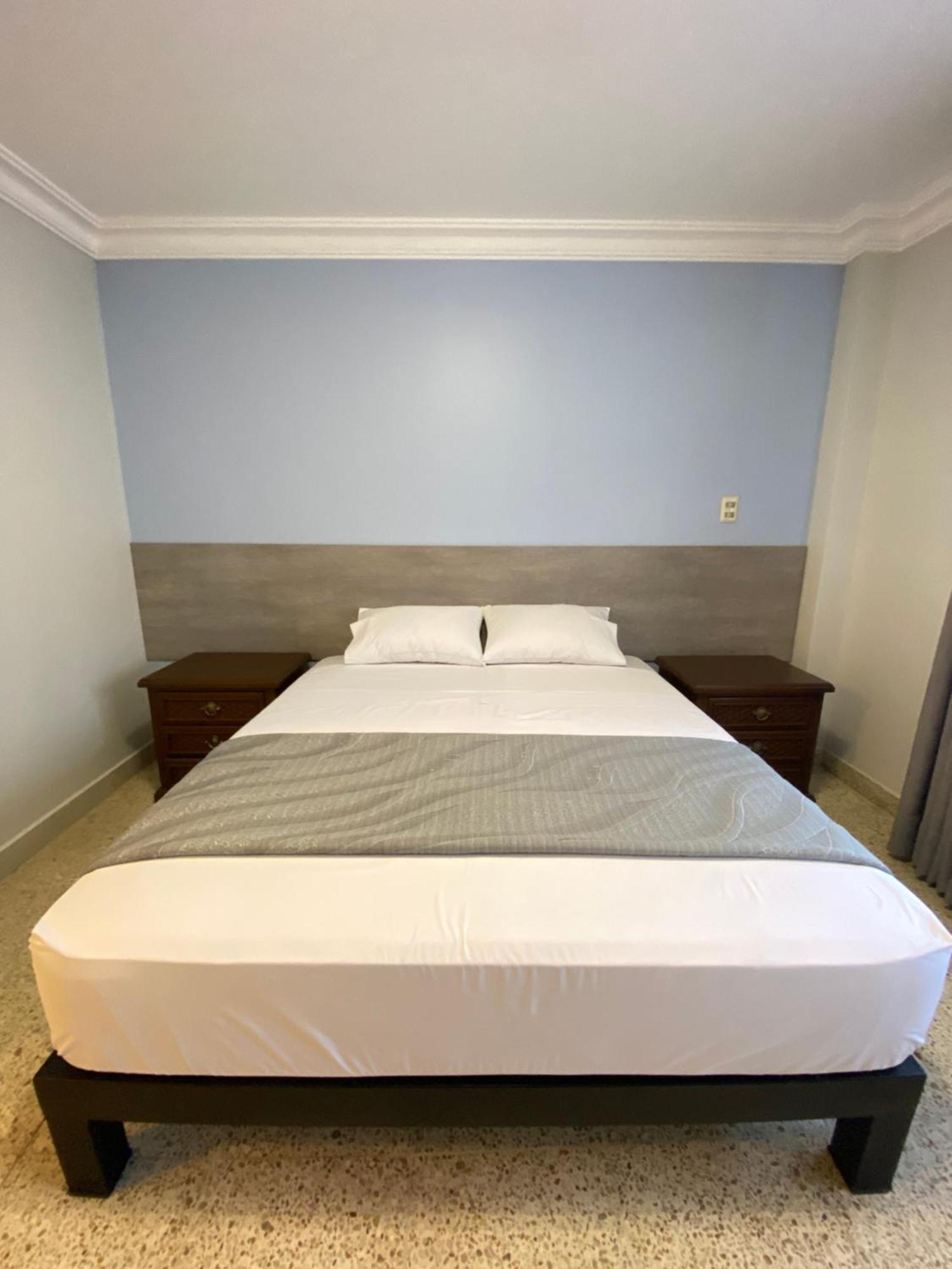 Izza Hotel Кочабамба Экстерьер фото
